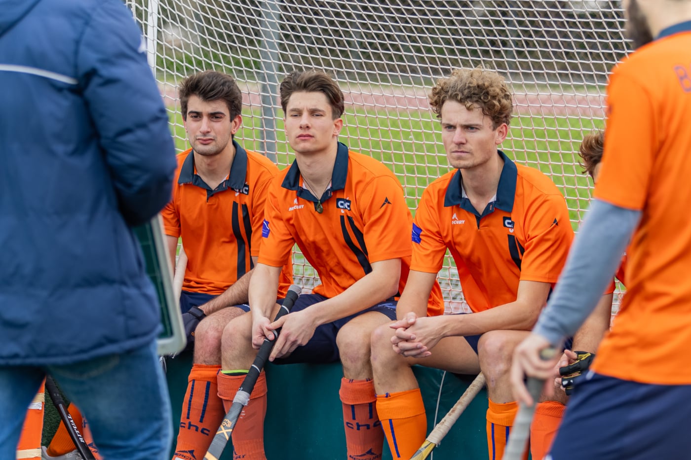 Kerst-galadiner, Winterfeest en Love & Hockey: zo beleven we de senior-ervaring bij Catalònia HC. Identiteit, verbondenheid en groei in een club in volle ontwikkeling.